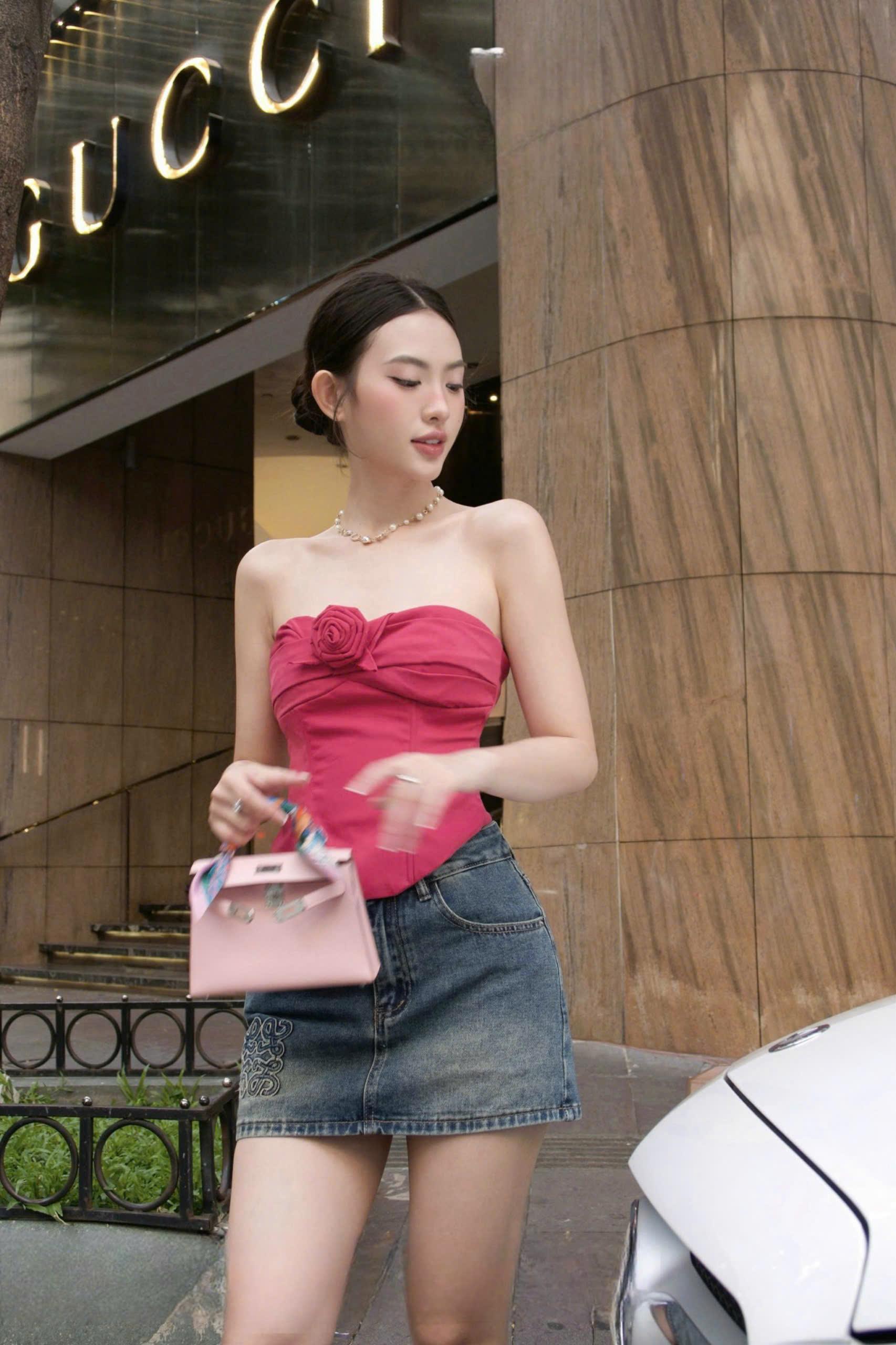 Áo Cúp Ngực Đính Kết Hoa Gấp 3D Chất Lụa Kate - LN32