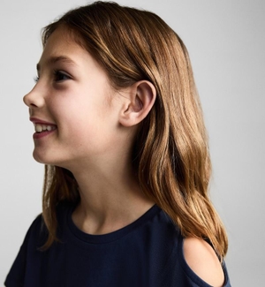 Cut-out t-shirt_girl
