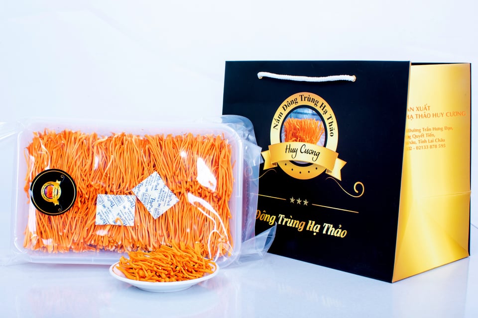 Đông trùng hạ thảo sấy thăng hoa nguyên sợi hộp 100G