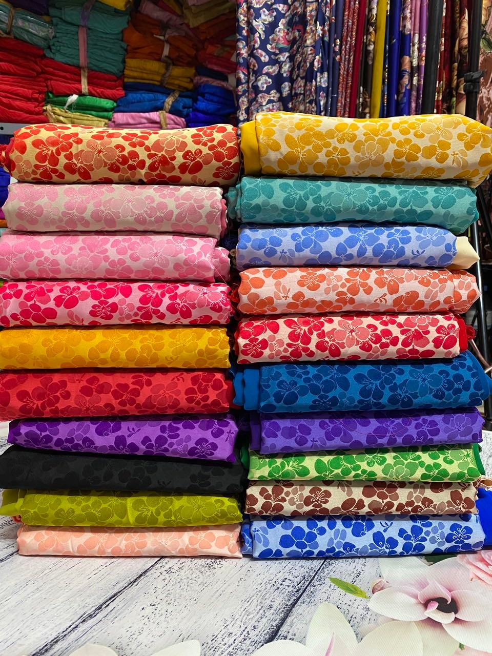 lụa gấm mai tứ quý