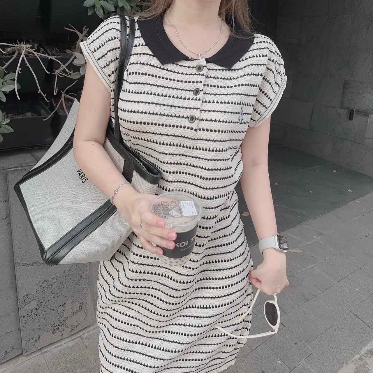 Váy Len kẻ tay hến phối cổ bẻ thêu ngực