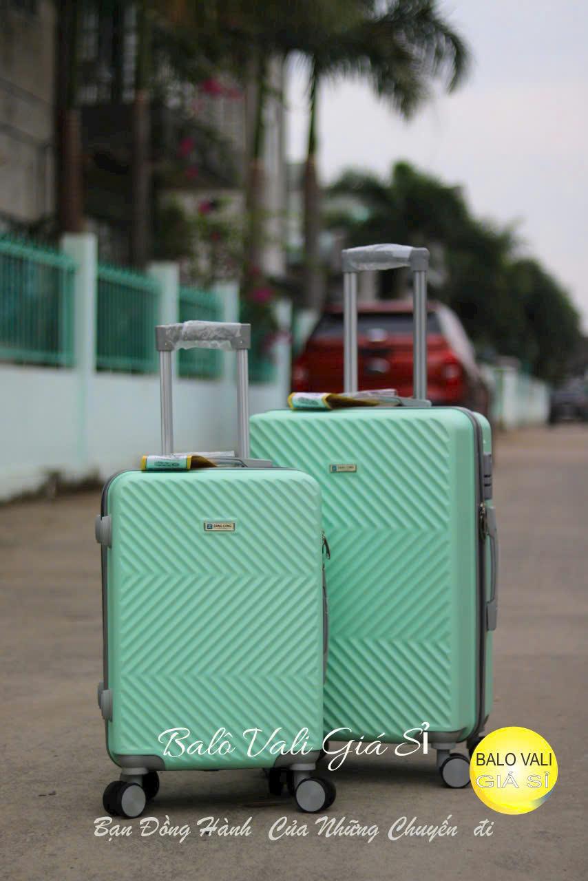 VALI MẪU 867- VỚI CƠ CẤU THIẾT KẾ ĐƠN GIẢN NHƯNG RẤT SANG TRỌNG. VALI CAO CẤP GIÁ RẺ