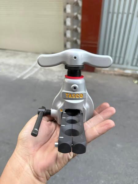 Loe tay Tasco Nhật TA550N